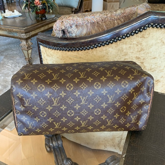 Louis Vuitton Speedy 40 - Picture 8 of 17